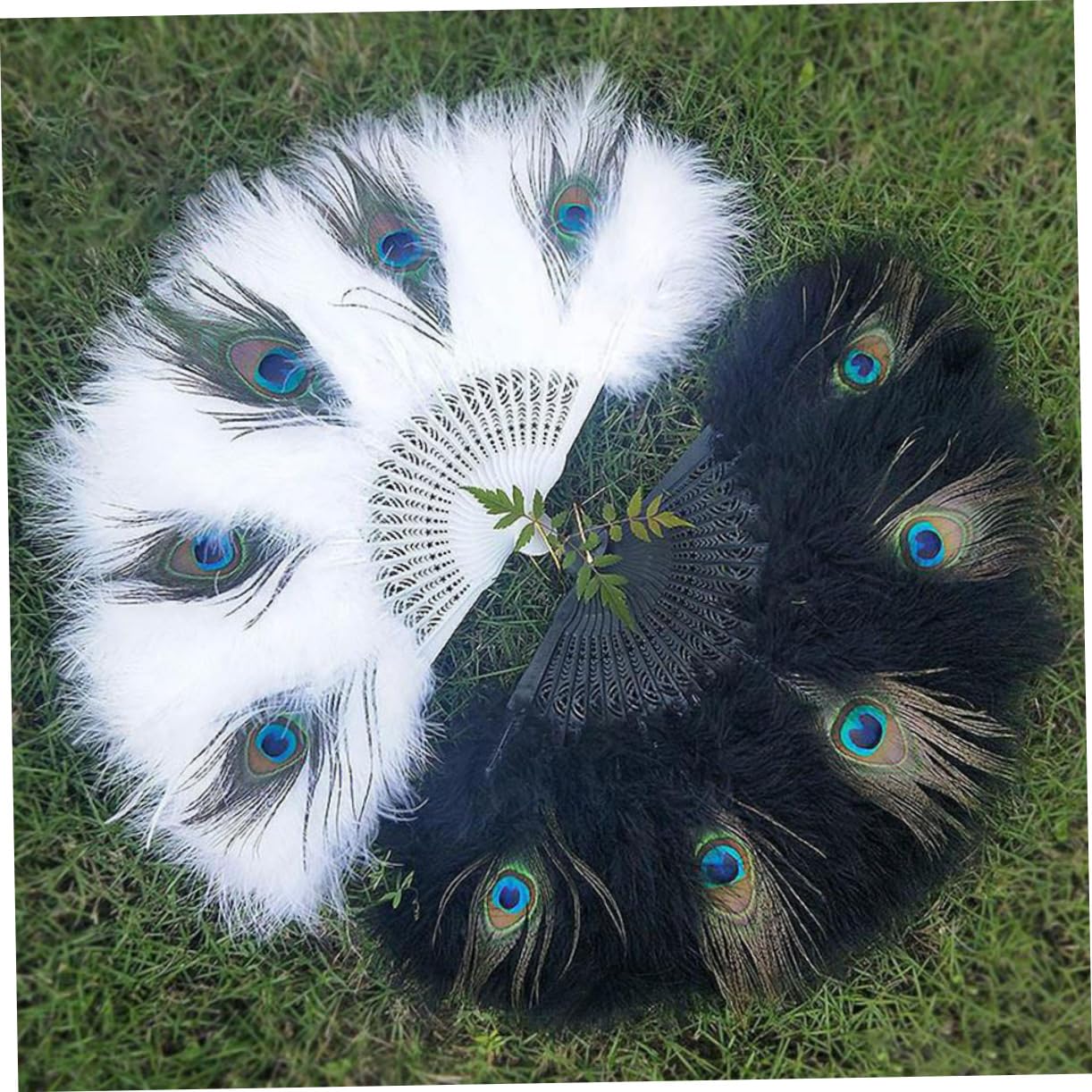 Amazon.com: Zerodeko Peafowl Plume Fans Chinese Folding Hand Fan Elegant  Creative for Women Fashion Decor : 居家與廚房