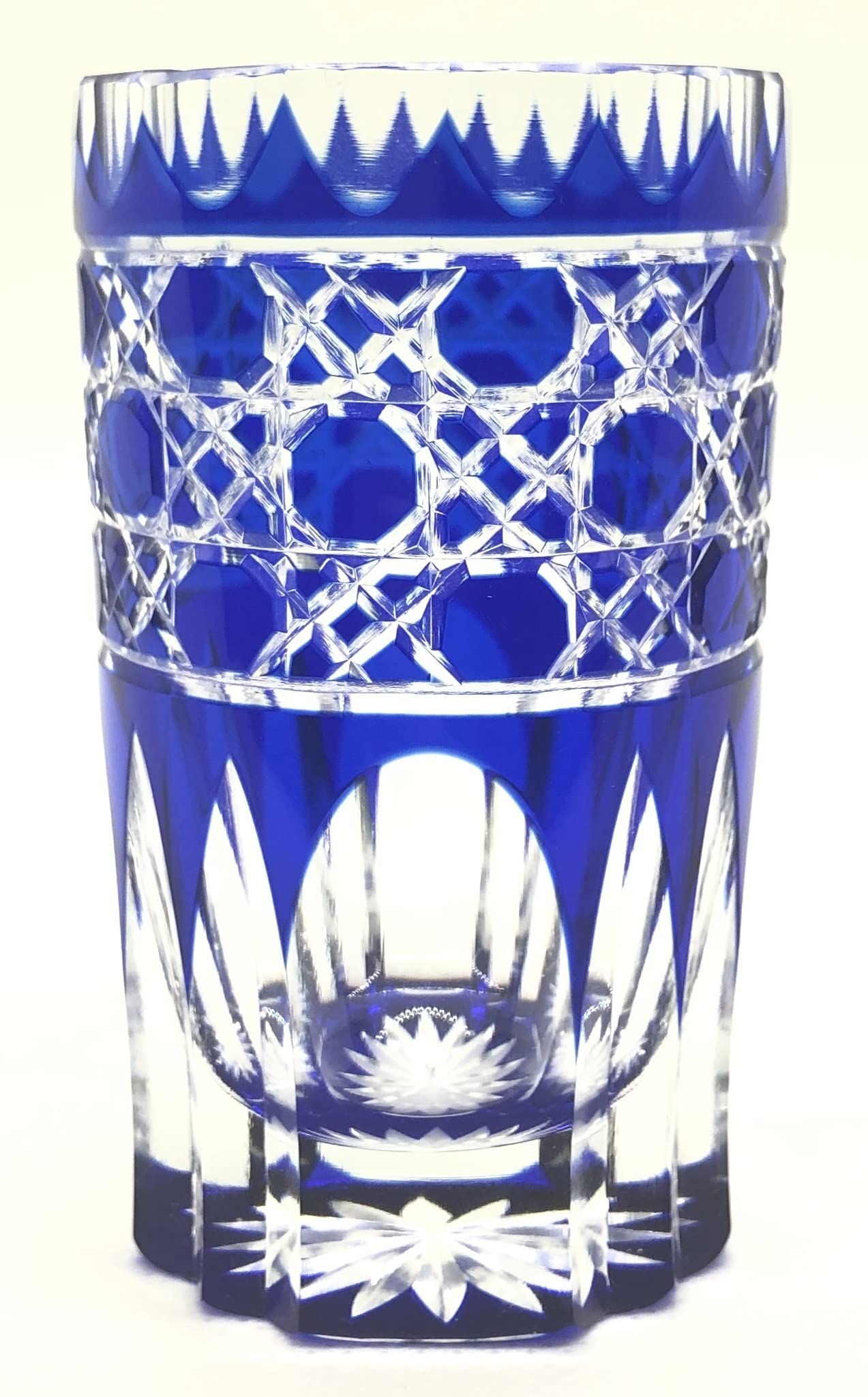 Verre à shot droit Kiriko au design octogonal pour vos dégustations de saké