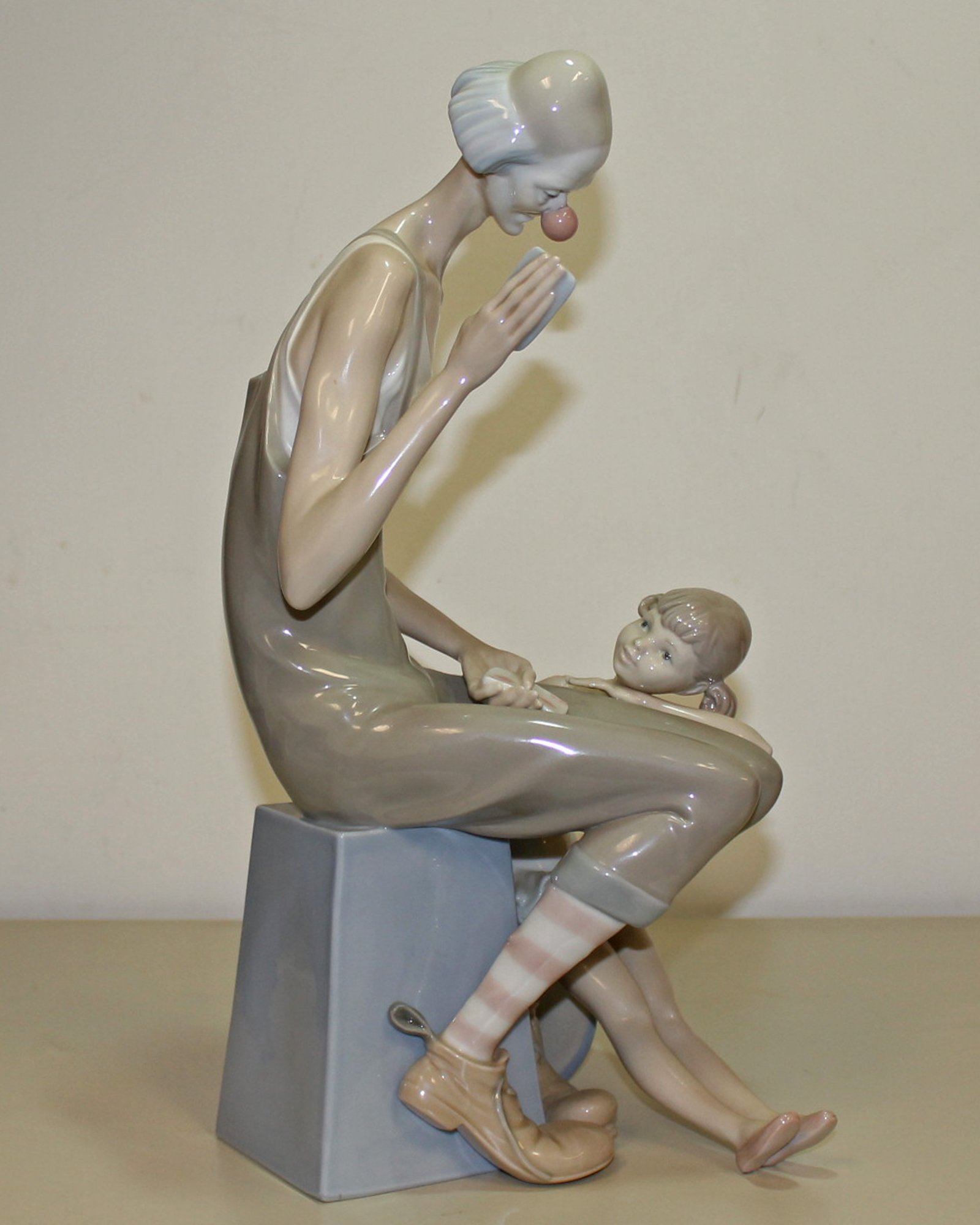 Amazon.com: Lladró Figurine: 4605 Magic : Home & Kitchen