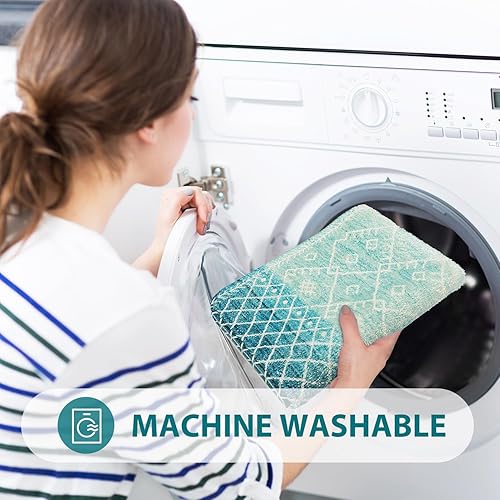 Miniatura 5 de Uphome Tapete de baño antideslizante azul, de 18 x 25 pulgadas, tapete de baño geométrico marroquí, tapete de ducha de terciopelo suave de secado