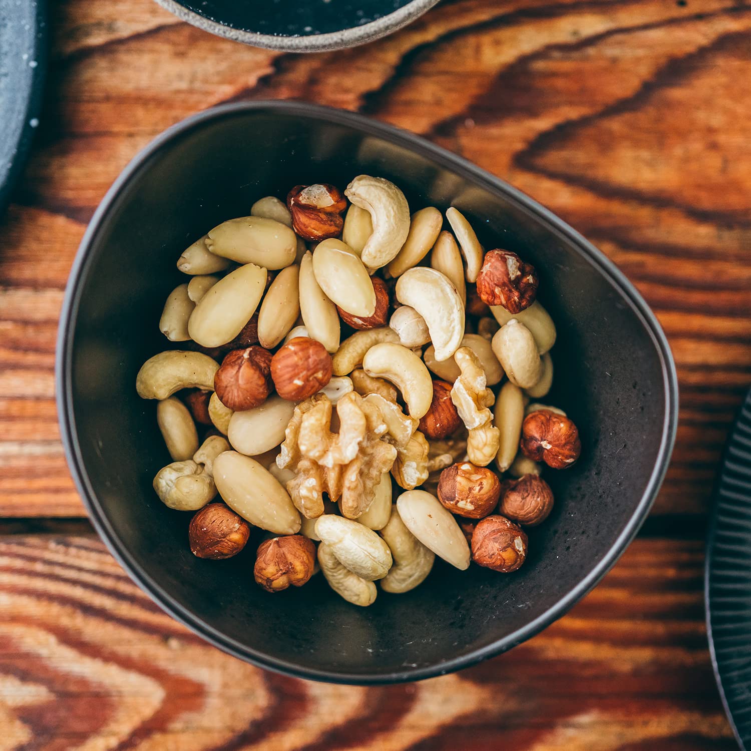Seeberger Nusskernmischung 7er Pack: Pure Nuss-Mischung aus knackigen Haselnusskernen & Walnusskerne: Walnüsse ohne Schale - reich an Omega-3-Fettsäuren - ideal als gesunde Zwischenmahlzeit