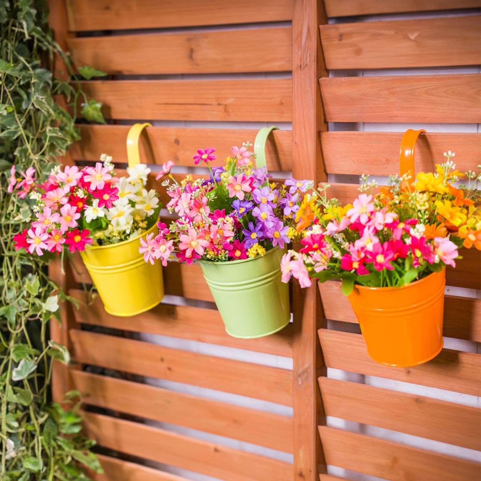 KINGLAKE 10 pièces 16cm Pots de Fleurs en métal à Suspendre, Pot Fleur Suspendre Metal pour intérieur extérieur Balcon clôture - avec Crochet Amovibles-10 Couleur