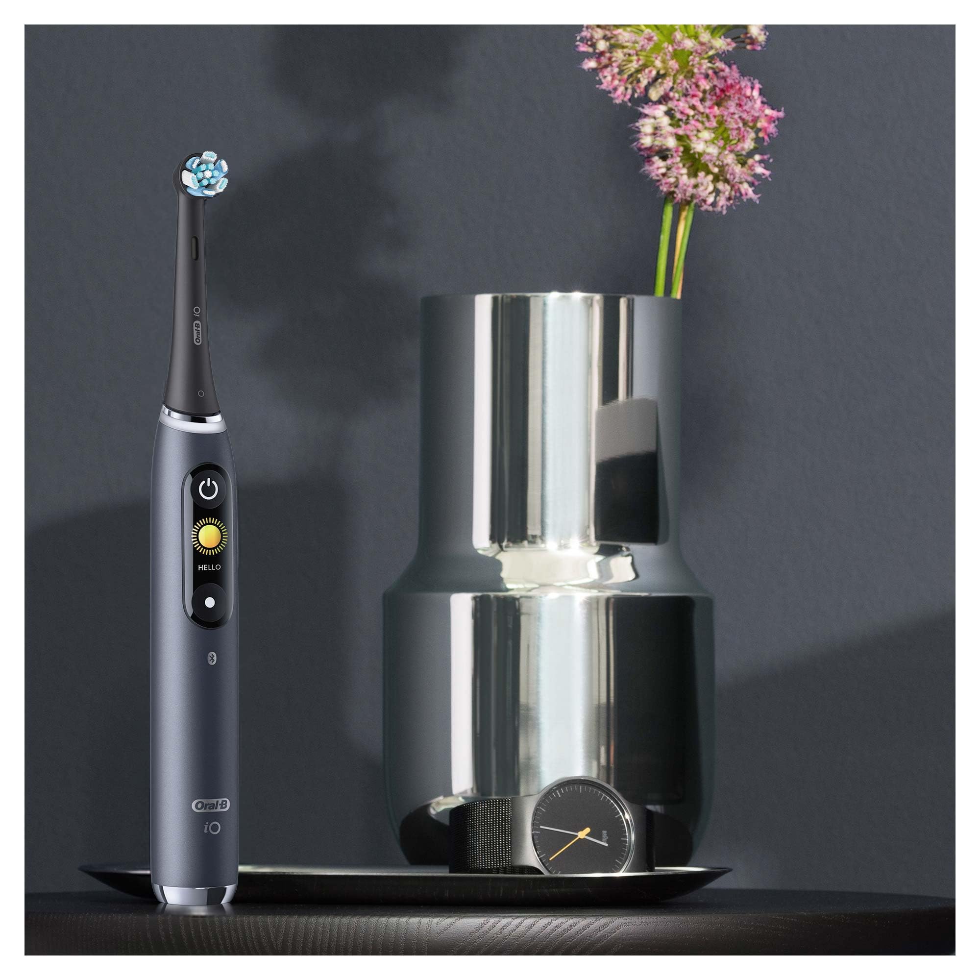 Oral-B iO 9 - Spazzolino elettrico con tecnologia magnetica, microvibrazioni, 7 programmi di pulizia e display a colori, custodia da viaggio, nero onice