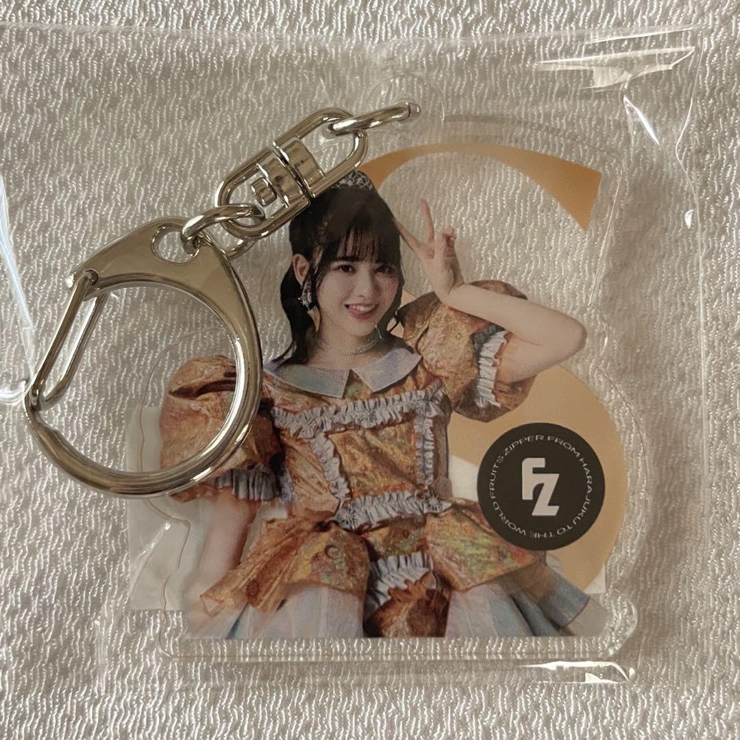 FRUITS ZIPPER 鎮西寿々歌　GIGO アクリルキーホルダー缶バッチ FRUITS ZIPPER GiGO限定 缶バッジ 鎮西寿々歌 - メルカリ