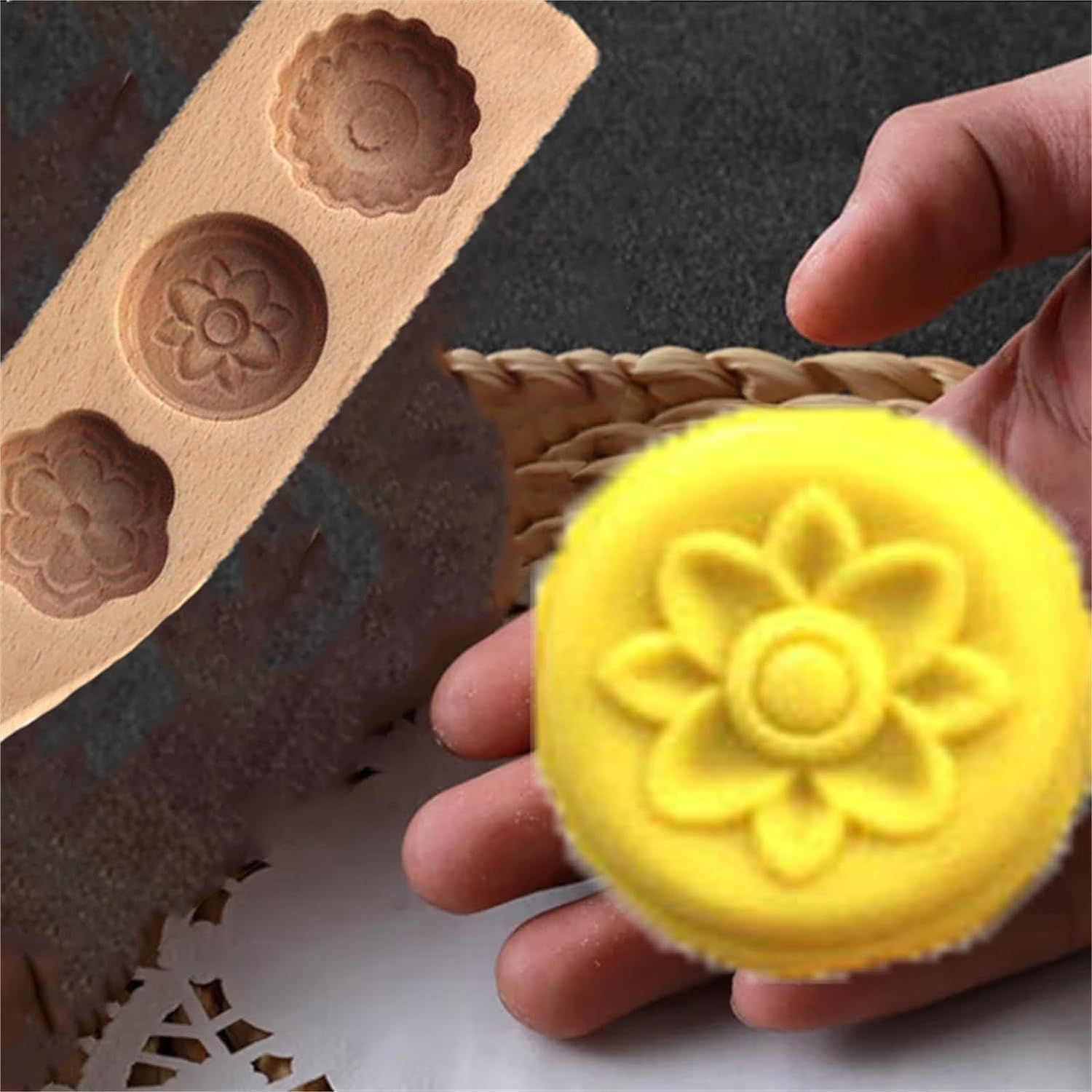 Mains sur le moule de gâteau de lune Moule à gâteau de lune en bois à 3 capacités, for faire des gâteaux aux haricots mungo, outils de cuisson de la peau glacée, for gâteau de lune fait maison, muffin