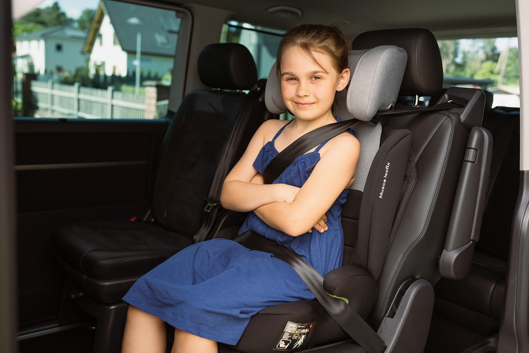 Osann Musca Isofix Kindersitz ab 3 Jahre 100-150 cm, Autositz mit Isofix | Sitzerhöhung mit Rückenlehne, Kindersitz 15-36 kg, mitwachsender Kinderautositz extra weich und bequem - Black