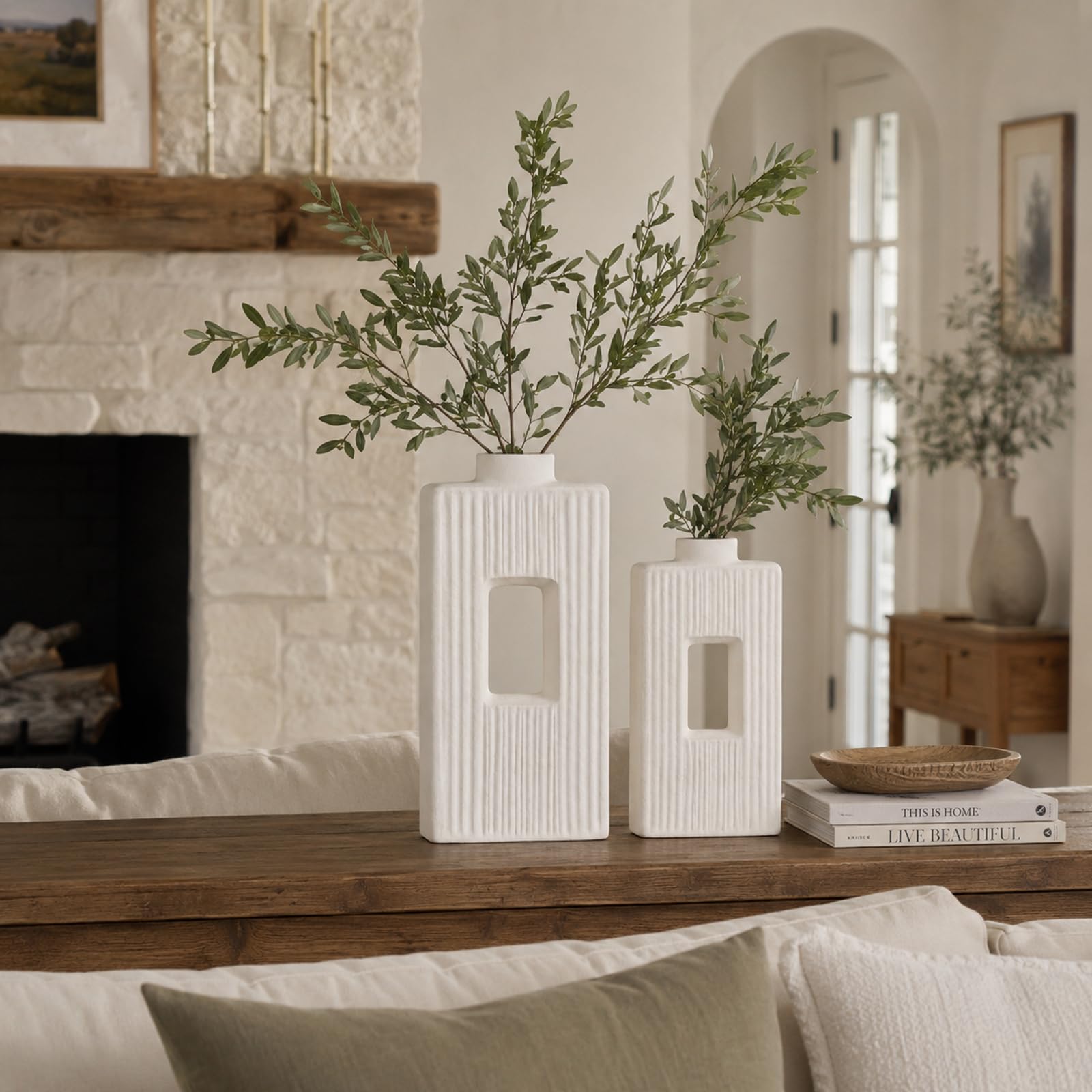 Weiße Keramikvase, 2er-Set, für Heimdekoration, moderne gerippte, hohle Vasen, dekoratives weißes Vasen-Set für Regal, Kaminsims, Couchtisch, Eingang, Wohnzimmerdekor