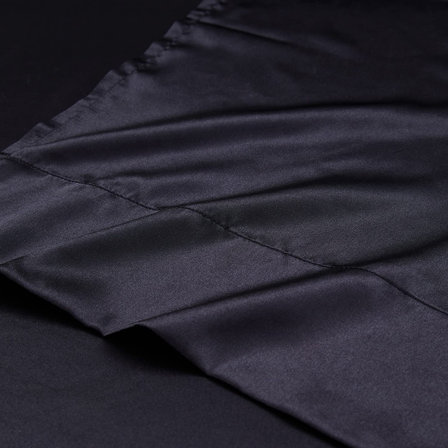 Completo Lenzuola Raso Matrimoniale Tinta Unita 180x200x36 cm - Lenzuola Sotto con Angoli Matrimoniali, Lenzuolo Sopra, 2 Federe - Biancheria da Letto Satin 4 Pezzi - Nero