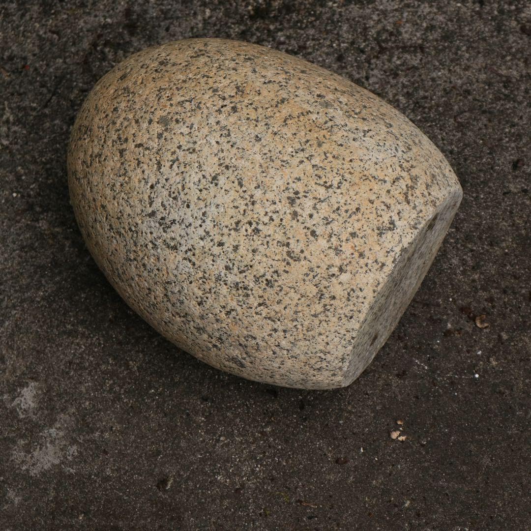 石製？透かし彫り 卵型置物 約10cm Amazon.co.jp: セレナイト たまご 卵型 エッグ 置き物 モロッコ