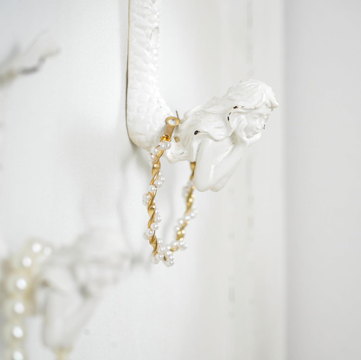 SOFFEE DESIGN 2pcs White Mermaid Shape Metal Coat Hooks, Playful Mermaid Design, Retro Friction Process, High Load-Bearing, for Vocation House, Seaside Cottages, Bathroom, Living Room - Image 4