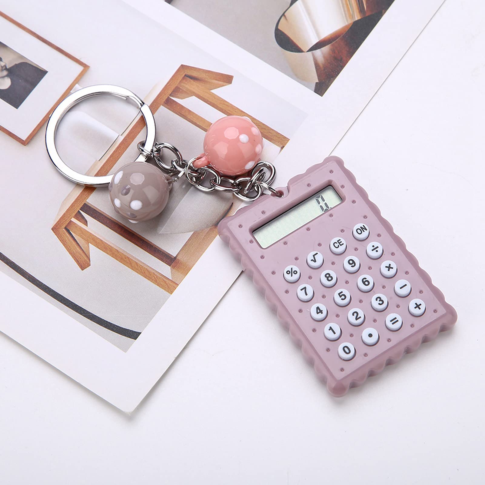 Mini Calcolatrice Tascabile, Portatile Carino Biscotti Stile Chiave Infermiera Calcolatrice Tascabile a Colori (grigio viola) Calcolatrice Piccola Catena Portatile Candy (Viola grigiastro)