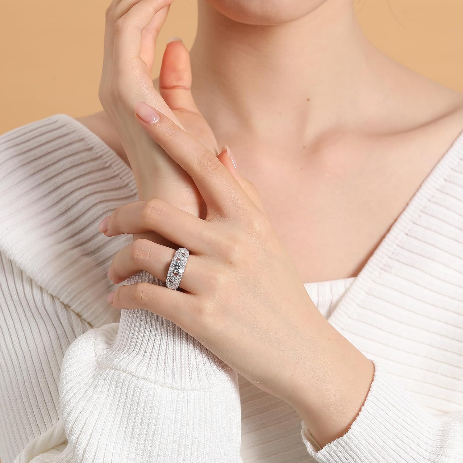 Moissanite Engagement Ring For Women 18 K White Gold Plated S925 Sterling Silver Round Cut Moissanite Solitaire Ring Travel Engagement Promise Ring For Women