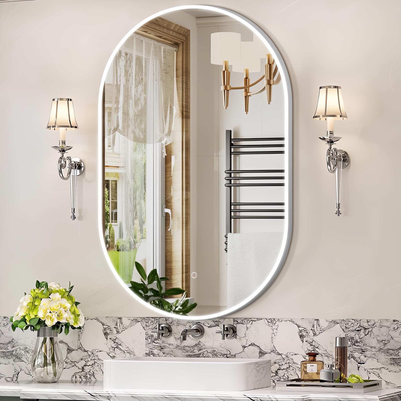 Miroir intelligent avec cadre argenté et DEL pour une décoration de prestige