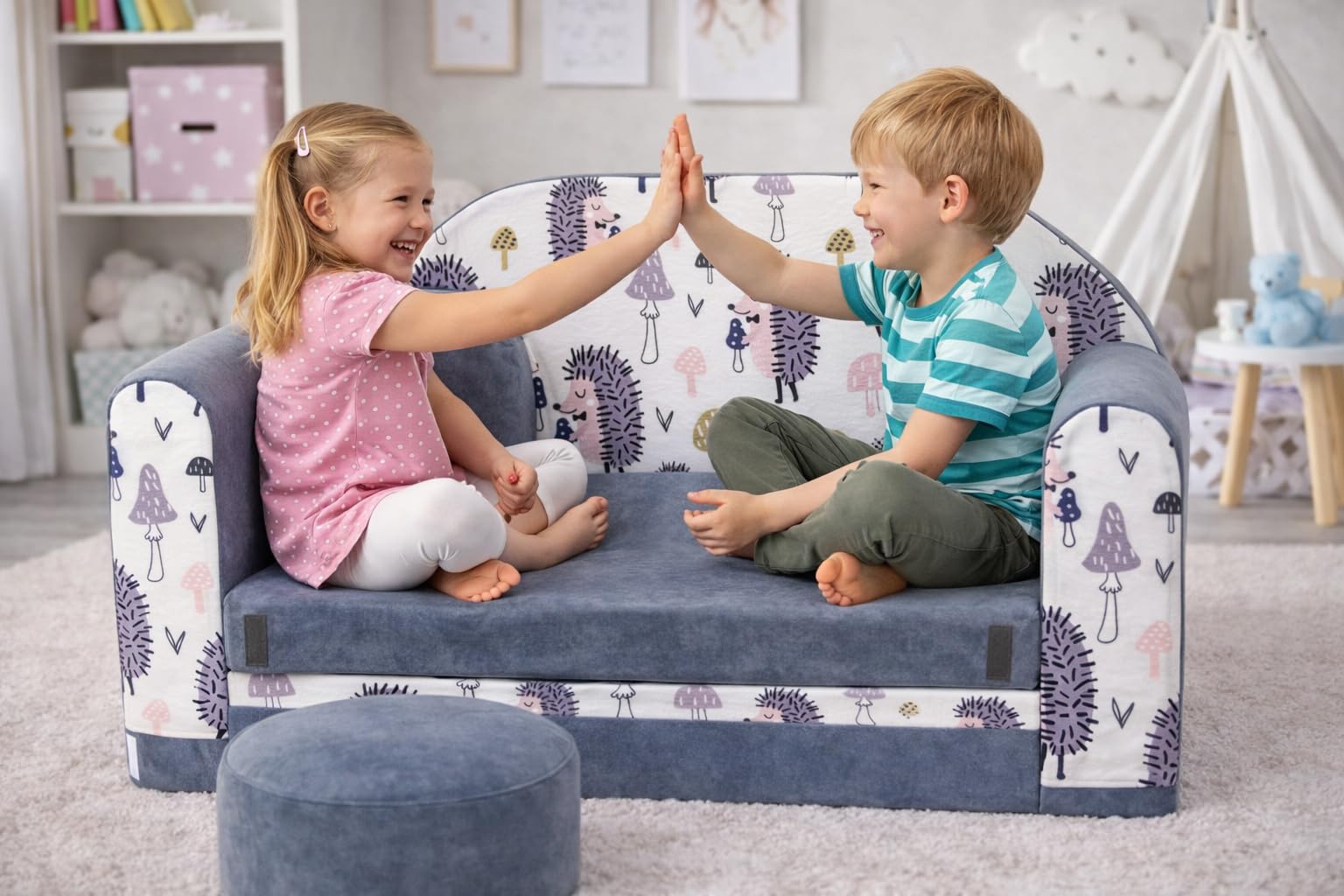 Divano letto pieghevole per bambini con funzione letto Perfetto per giocare e dormire - Con materasso, cuscino e pouf sfoderabili - 98x168x59 cm AX1 Grigio - Ricci
