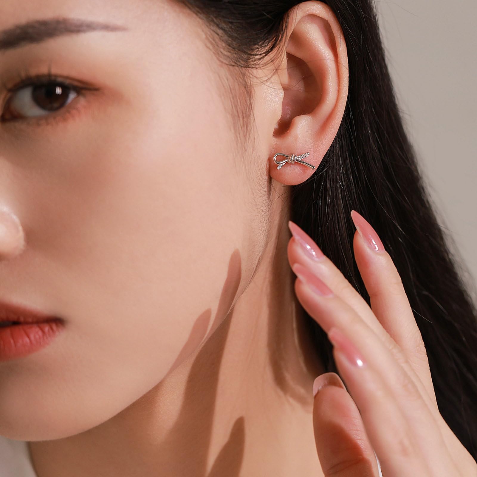 Pendientes de tuerca de oro de 9/14/18 quilates, nudo con moissanita para mujer