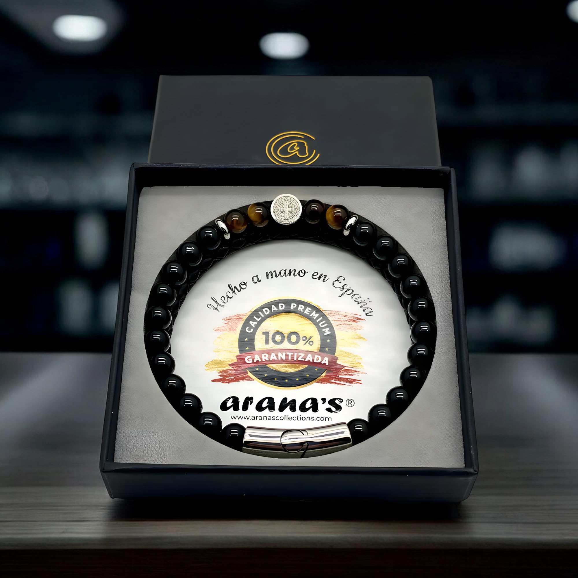 arana's® - Pulsera Medalla Cruz San Benito - Turmalina negra y cuero genuino - Pulsera ajustable hasta 21,5 cm - Protección contra mal de ojo y malas energías - Sanación y curación