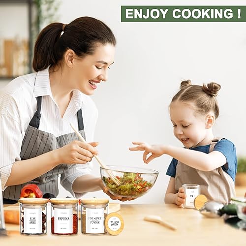 Miniatura 7 de GMISUN - Tarros de especias con tapas de bambú, paquete de 20 recipientes de vidrio para especias de 2.5 onzas con etiquetas, pequeñas botellas de