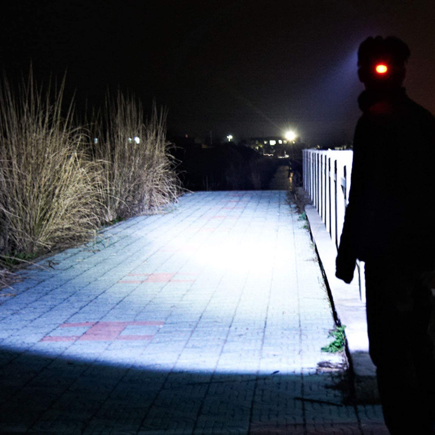 Wodoodporna latarka czołowa z akumulatorem o mocy 5600 lumenów - Ultra jasny reflektor roboczy LED na kemping, piesze wycieczki i na zewnątrz - Zasilany przez USB