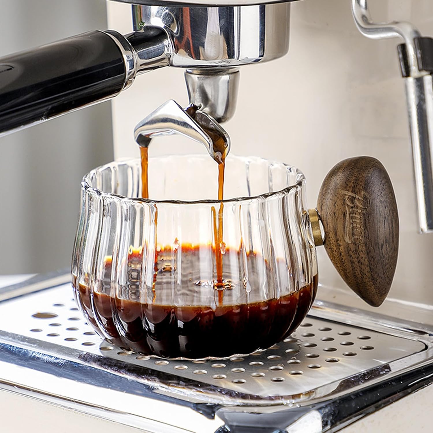 Bincoo Iced Coffee Cups Set of 2,Clear Glass Coffee Mug Set Latte Glasses,250ml Cappuccino Mugs Espresso Coffee Cups with Handle - Image 4