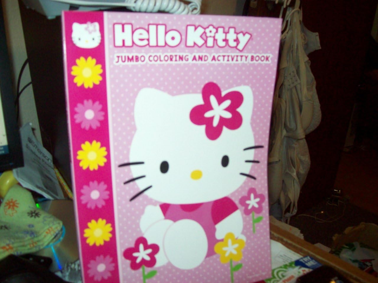 Amazon.co.jp Hello Kitty Jumbo Colouring & Activity Book (Assorted