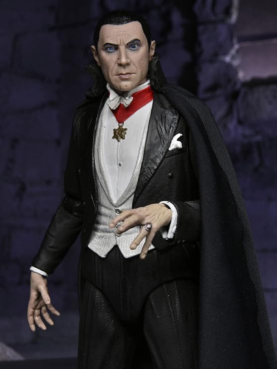 NECA - Universal Monsters Ultimate Dracula (Transylvania) 7-Inch Scale Action Figure