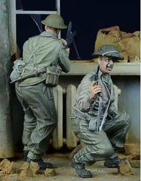 1/35 Resin Figure Model kits GK WWII British soldiers in action 2 figure Unassembled and Unpainted kit