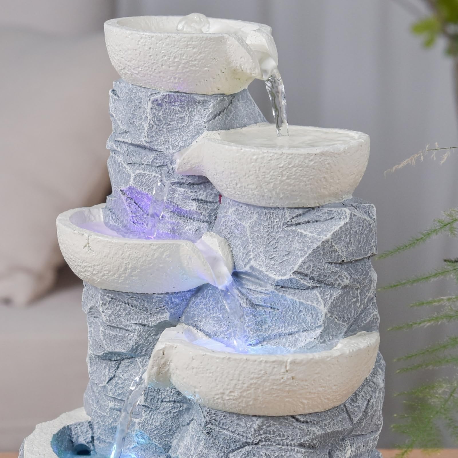 Fontaine d’Intérieur Cascade 4 Niveaux Jarre Effet Pierre Naturelle Lumière LED Coloré, Déco d’intérieur Zen et Reposant, Fontaine de Table, Idée Cadeau Exceptionnelle, H 31cm – Ganda Zen’Light