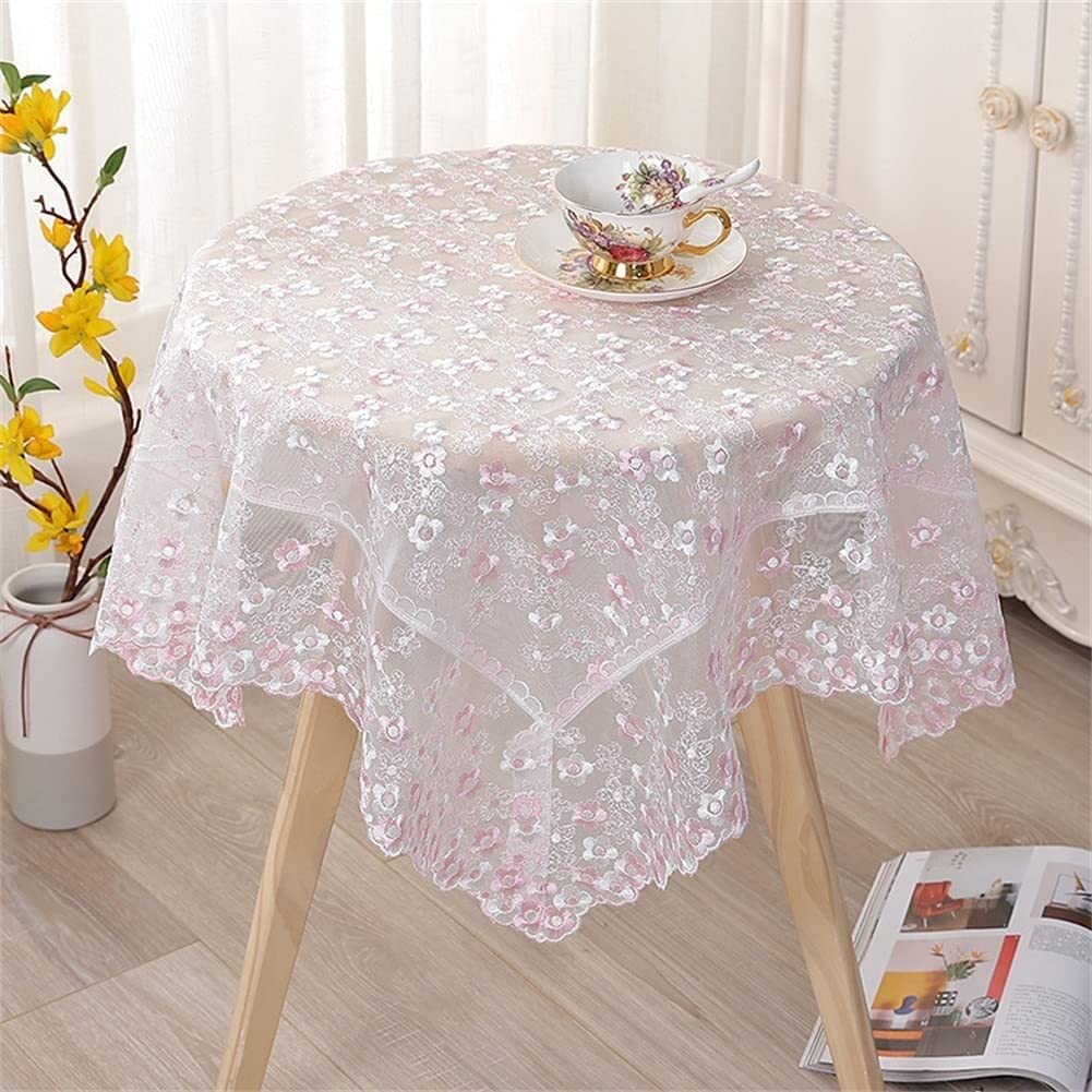 Nappe rectangulaire en dentelle anti-pli pour sublimer une table terne