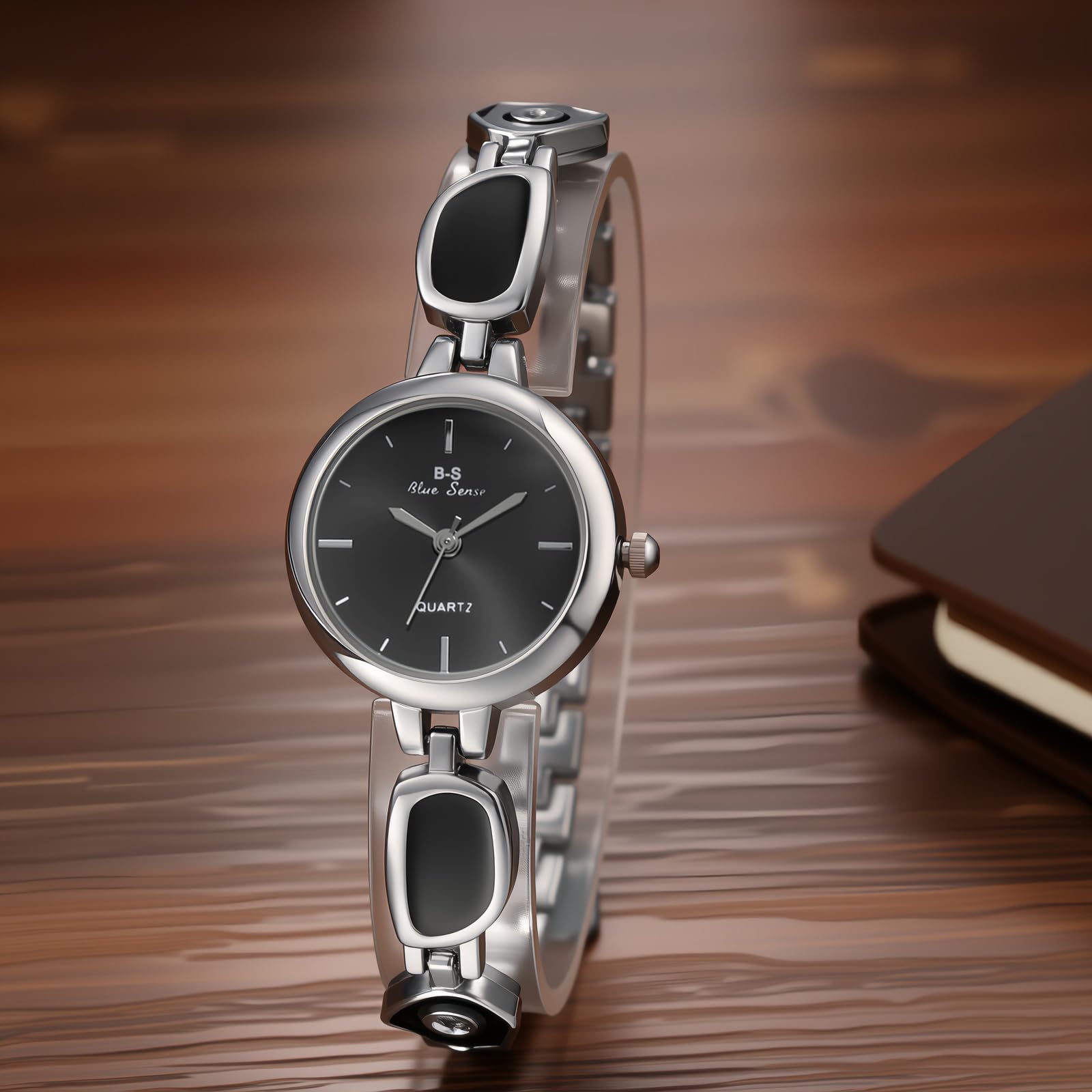JewelryWe Reloj de pulsera gruesa para mujer: reloj de pulsera abierta de acero inoxidable en tono dorado, esfera analógica de cuarzo fácil de leer con números romanos con detalles de circonita cúbica
