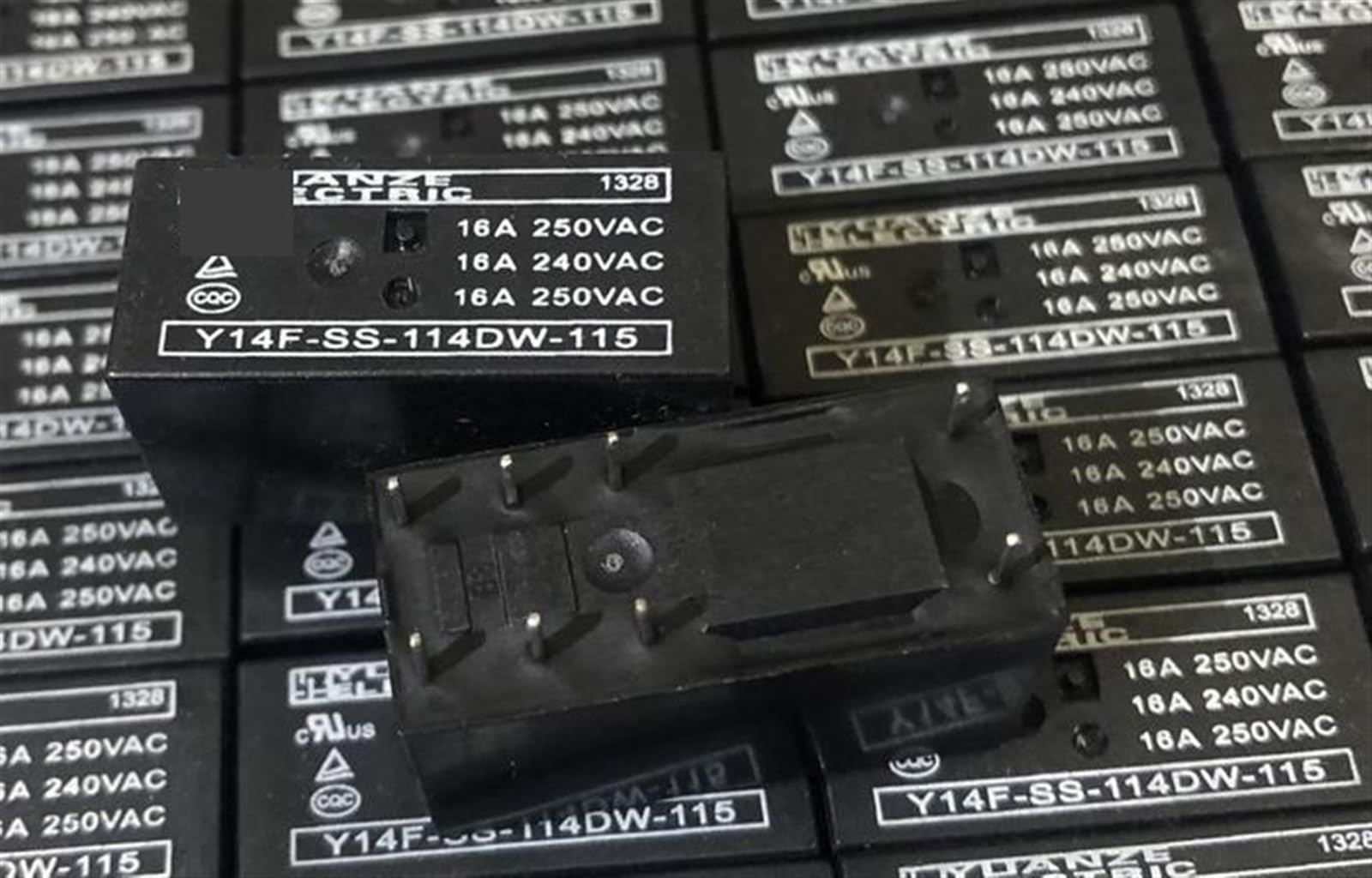 Relais 16A 12V Y14F-SS-114DW-115 pour réparer une carte électronique