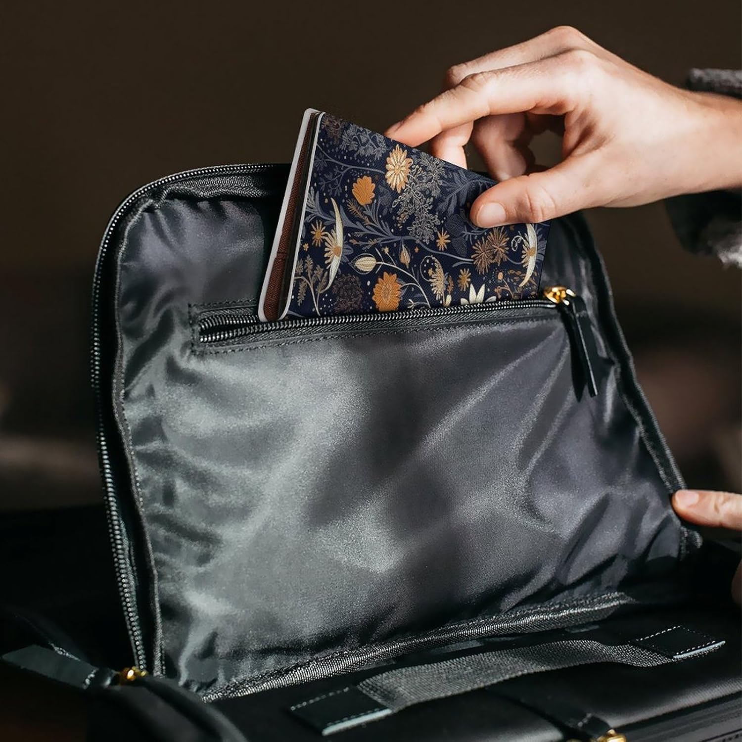 Decorated with Stars Passport Card Holder Travel Passport Covers Case Pu Passport Book Cover Passport Wallet Cover Case Passport Protective Cover Unisex Passport Protector image 5