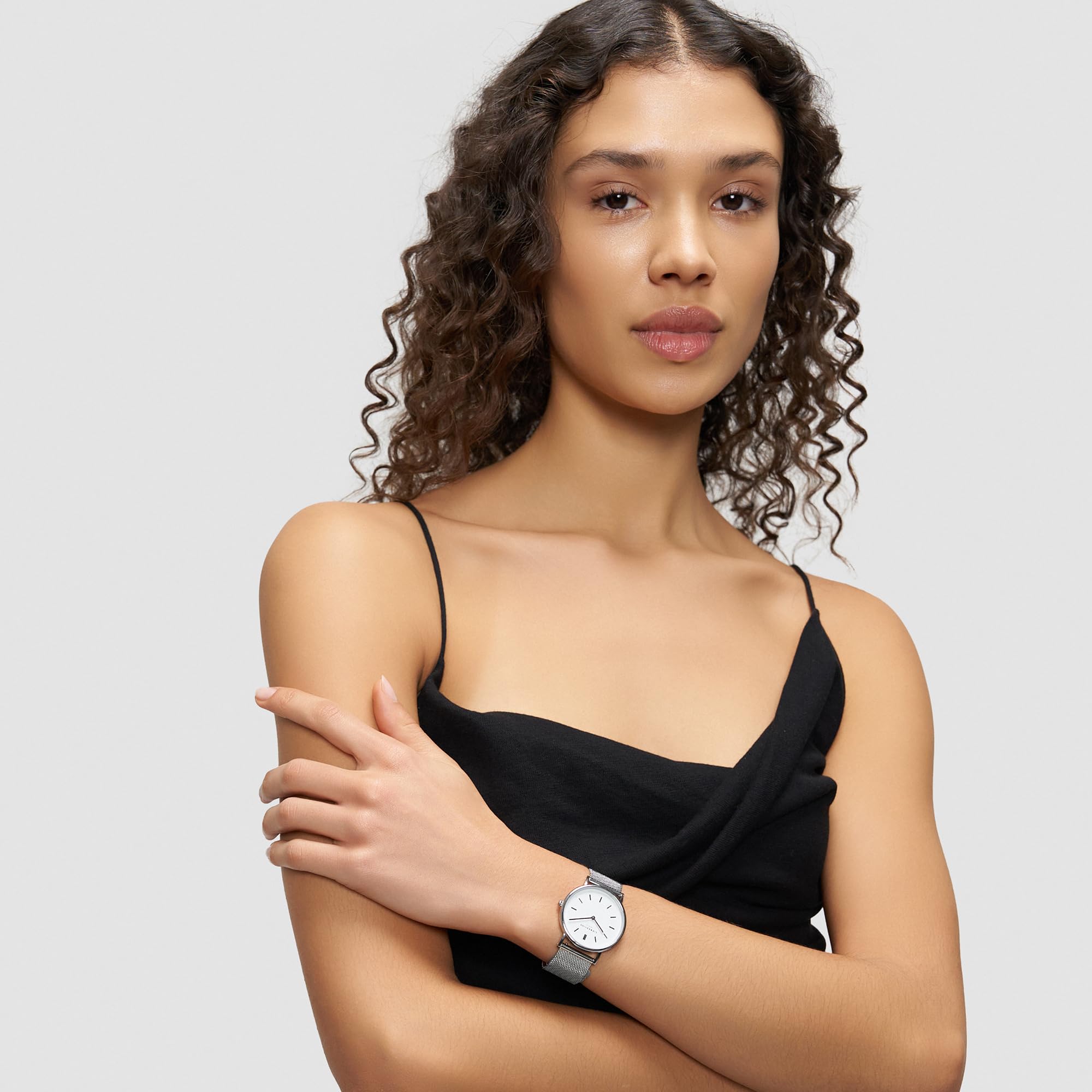 Liebeskind Berlin Damenuhr – Runde Quarzuhr 34 mm – Mesharmband – 5 ATM wasserdicht – Elegant – Silber/Weiß