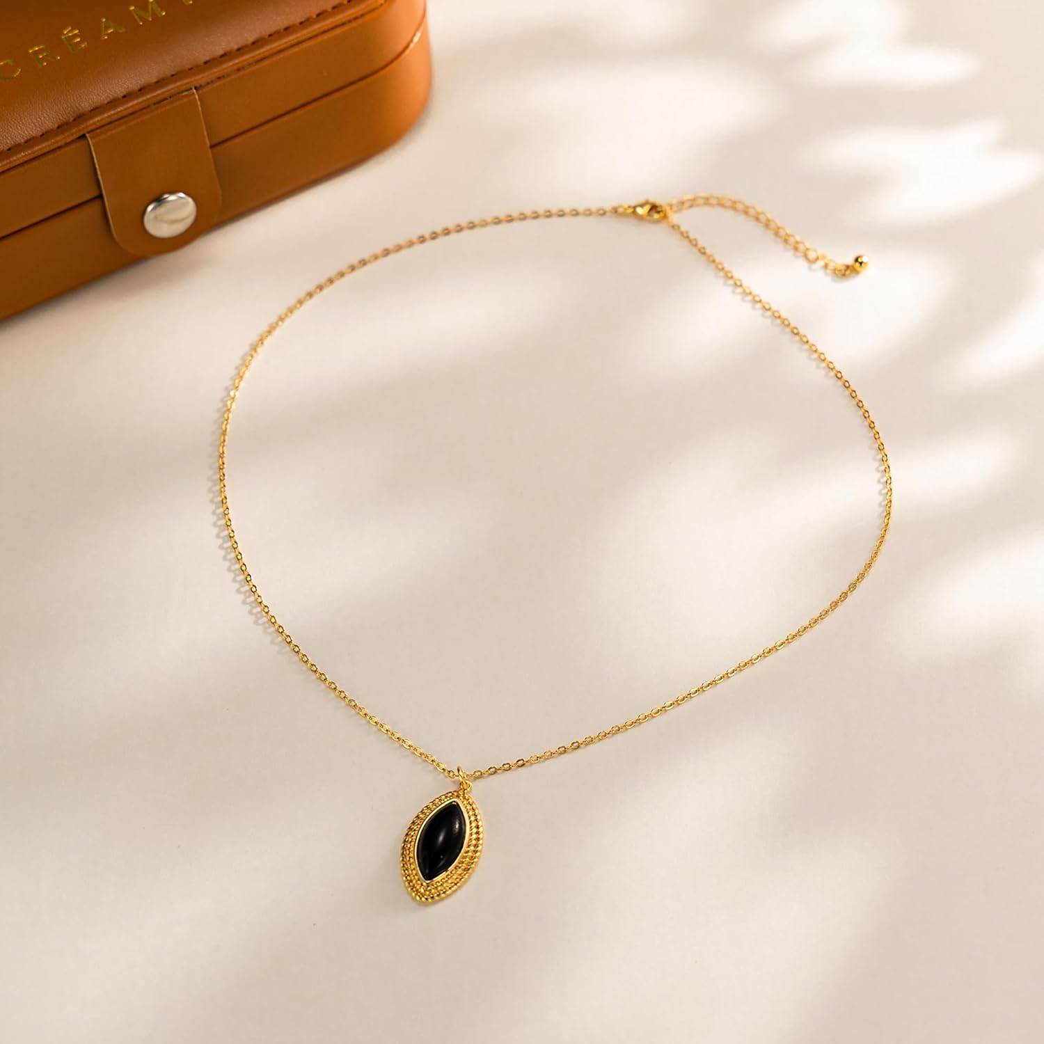 Gold Pendant Necklace for Women Vintage Black Oval Necklace Onyx Statement Necklace Trendy Jewelry - Image 6