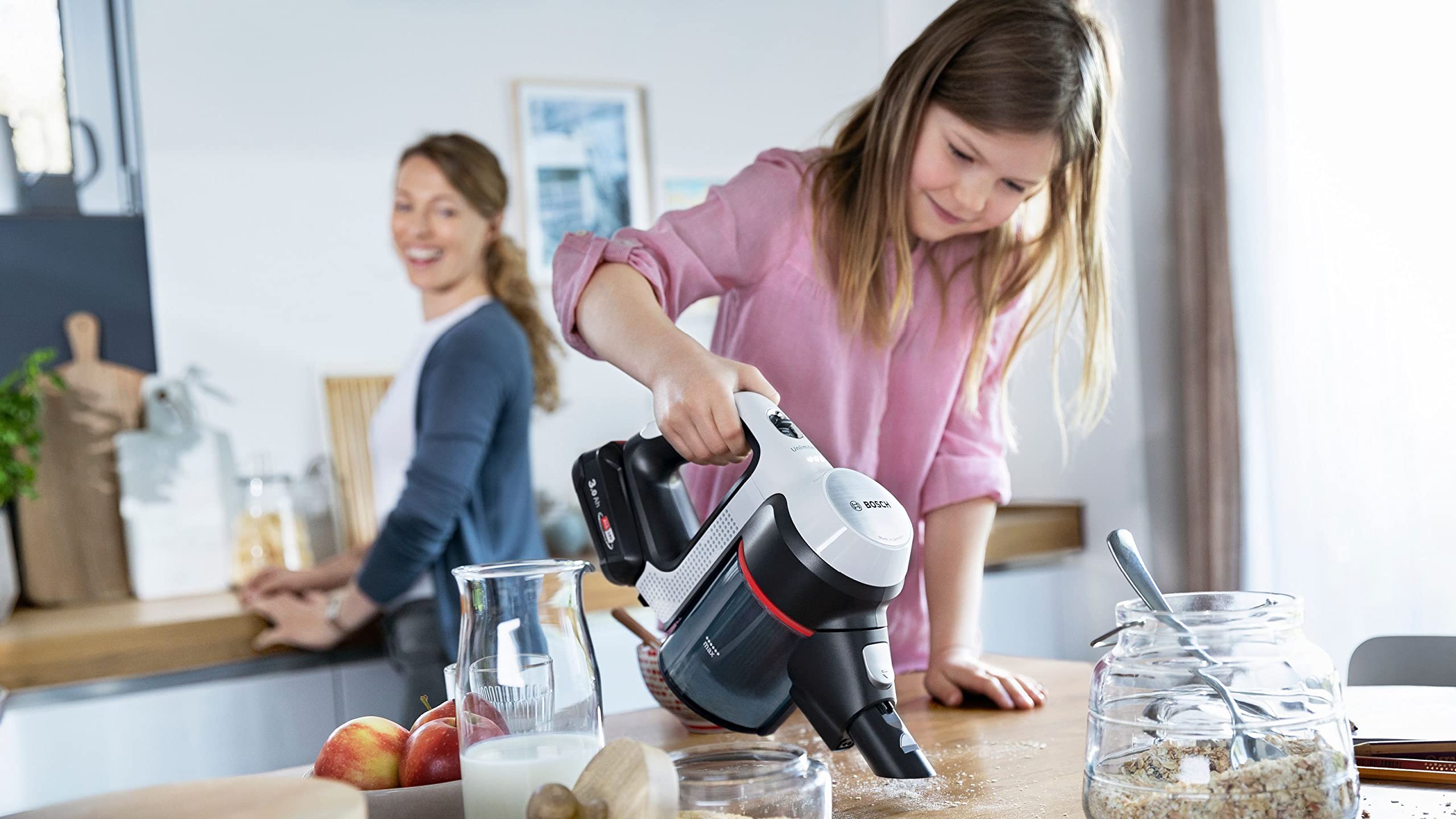 Bosch Electroménager Unlimited 7, BBS711W, aspirateur Balai, autonomie de 40 Min, Brosse motorisée avec éclairage LED, Batterie 3.0 Ah Power for All, Tube Flexible, Poids léger, Accessoires, Blanc