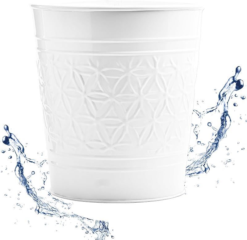 Bote de basura de baño blanco hecho a mano, cesto de basura redondo con tapa abierta, elegante cubo de basura de metal para el hogar, oficina, dormitorio, decoración decorativa de cesto de basura, cubo de basura costero blanco, 2 galones.