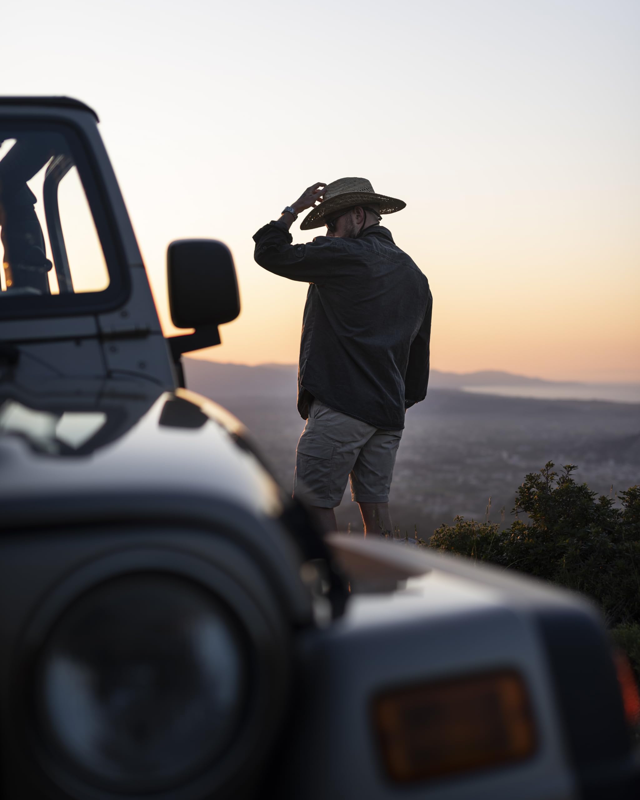 Scippis Joe Chapeau de paille western pour homme et femme - Avec mentonnière - Chapeau d'été aéré à large bord pour le jardinage, l'extérieur et les festivals