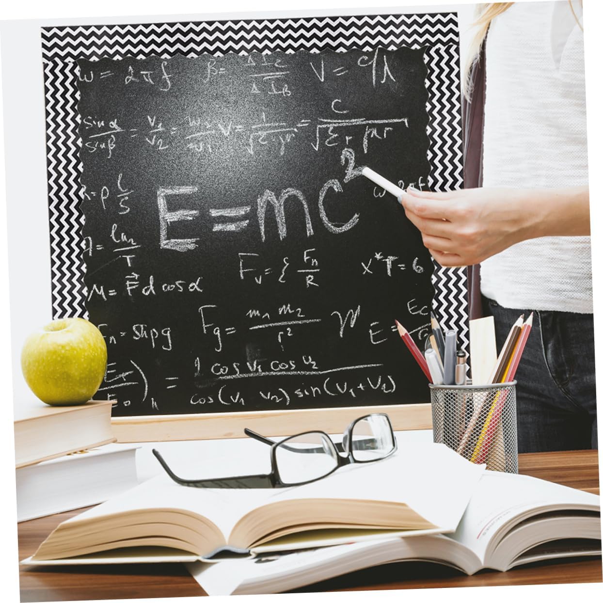 VILLCASE Sets Elegant Blackboard Border Paper Self-adhesive Sticker Bulletin Board Borders Classroom Supplies Rolls 9 71od98qEipL. AC SL1244