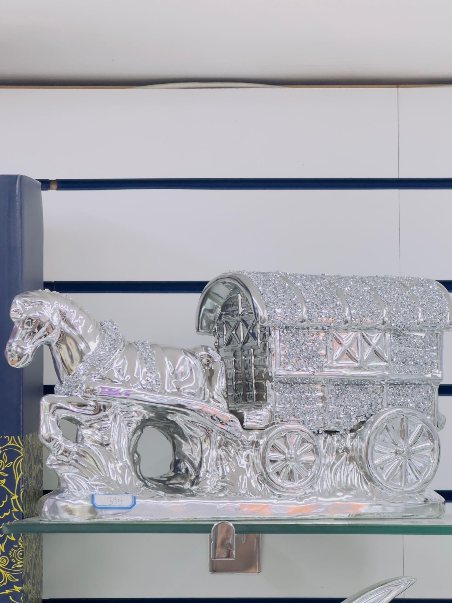 JAYOGLA Crystal Horse and Carriage Decorative Figurine, Silver Glass Ornament with Diamond-Like Accents, Luxury Home Display