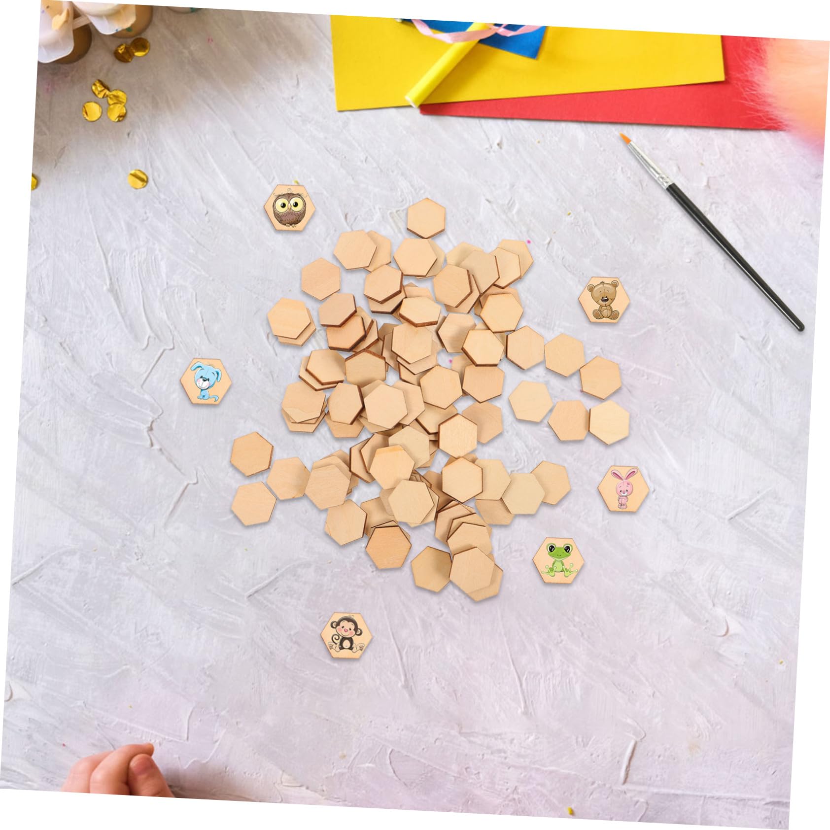 Garneck 100 Pezzi Pezzi Esagonali in Legno di Faggio 20mm per Decorazioni Natalizie e Lavoretti Fai da Te Artigianali Beige