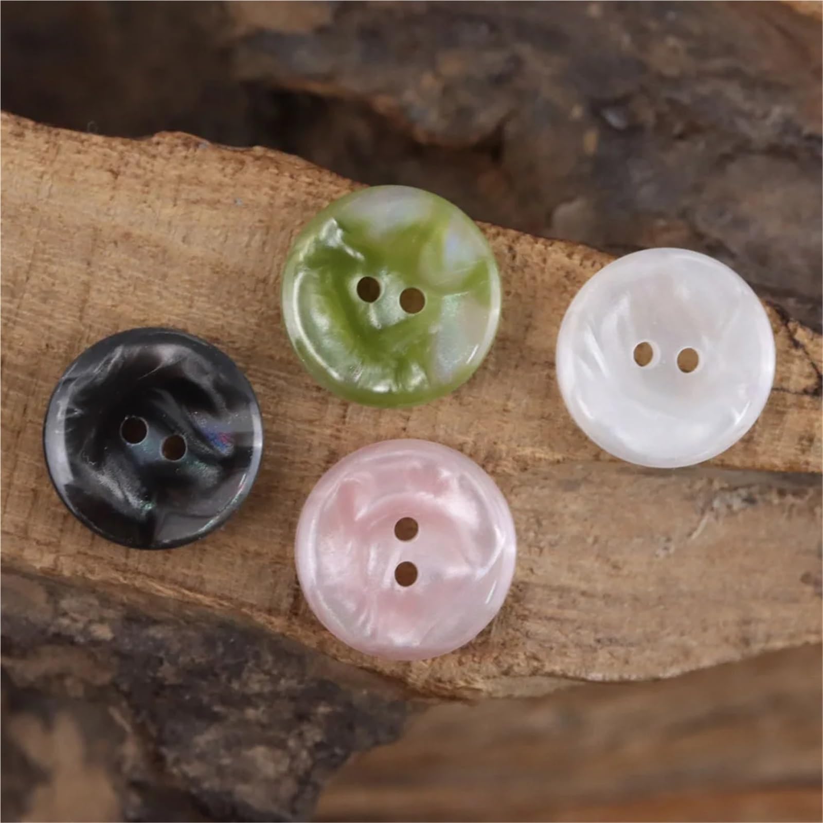 100 bottoni a forma di fiore in resina, a 2 fori, con perle iridescenti