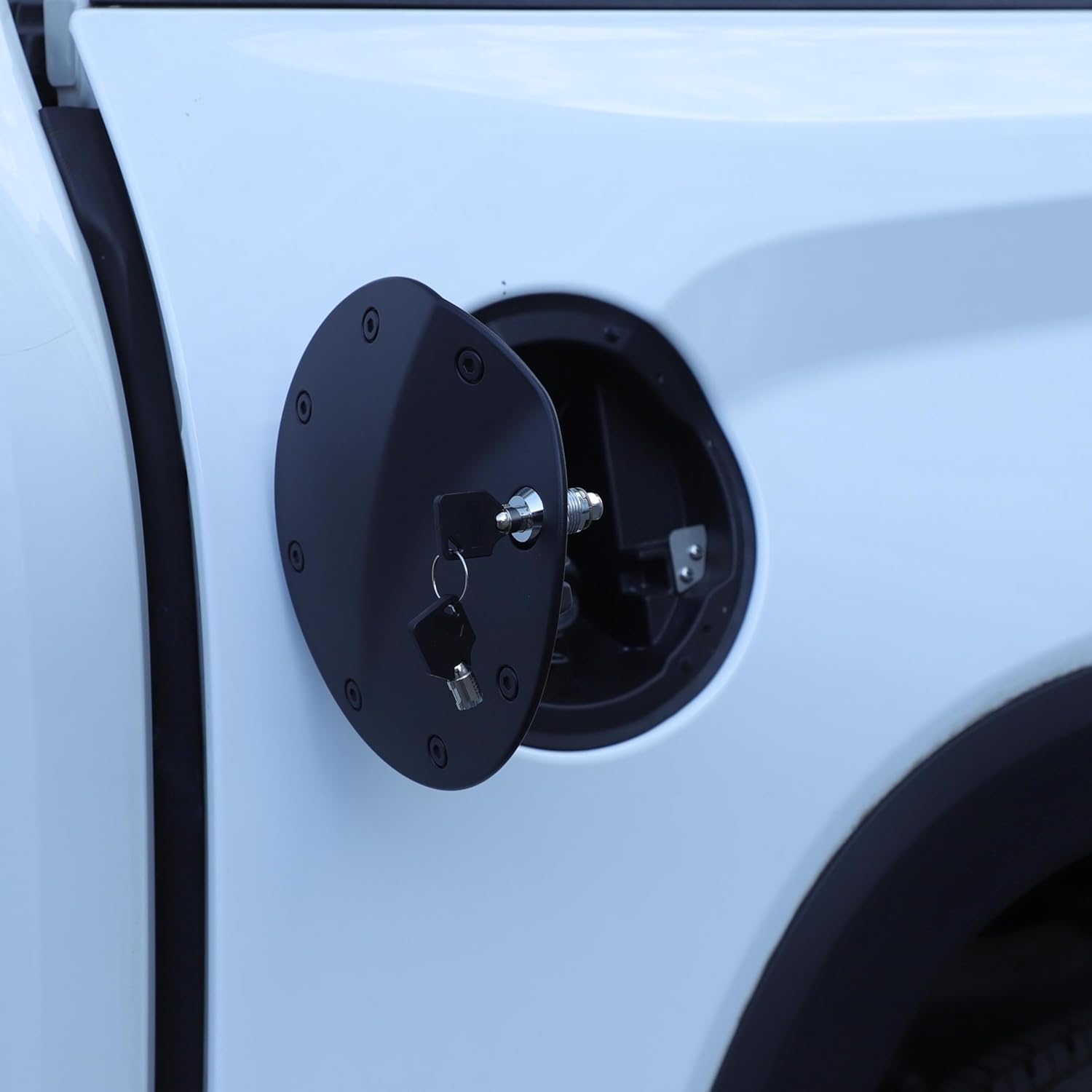 Fuel Filler Cap Lock Door Gas Tank Cap Replacement Compatible with Toyota Tundra 2022-2025, Heavy Duty Aluminium Alloy Car Tank Cap Exterior Protection Accessories