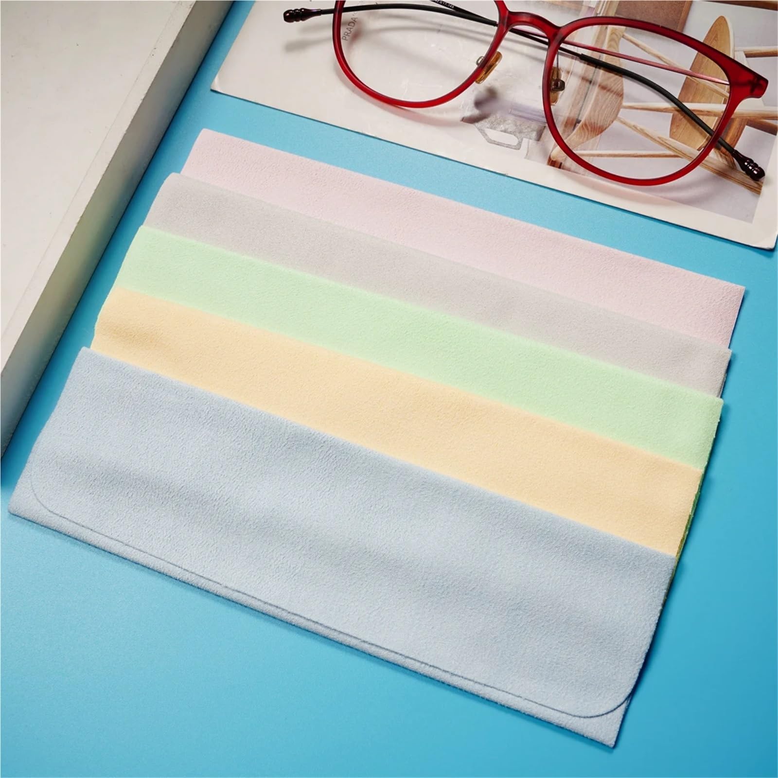 Paños de limpieza de lentes de microfibra – 50 toallitas limpiadoras de lentes para pantallas de teléfono y gamuza – gris suave sin pelusa – perfecto para el hogar y viajes