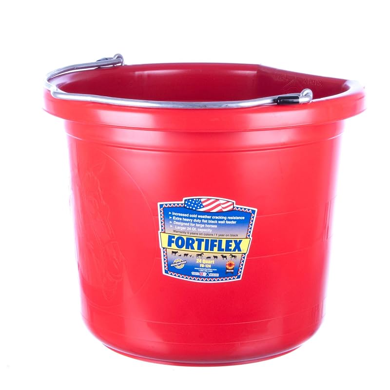 Balde para cavalos Fortiflex Flat-Back de borracha e polietileno vermelho, 22,7 L
