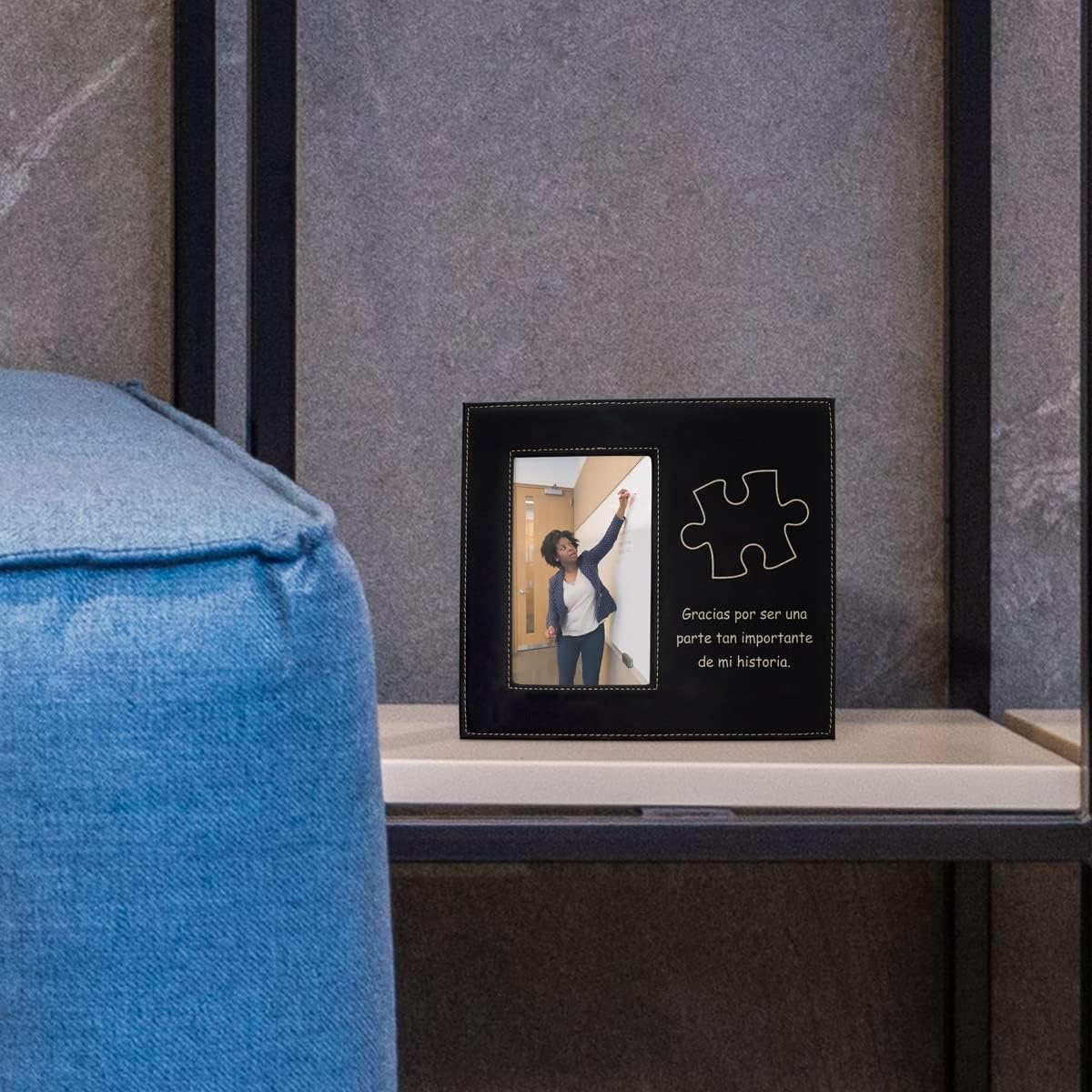 PlaqueMaker Thank you For Being a Piece of My Story Black with Gold Engraving Picture Frame - Holds you 6 x 4 Photo - Offered in English and Spansih (Spanish)