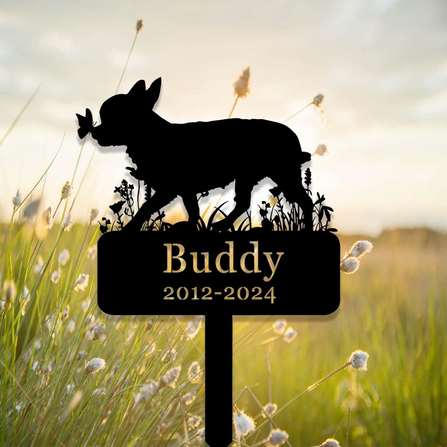 Custom Chihuahua Memorial Stake Sign with Flowers Metal Chihuahua Dog Grave Marker Garden Decor Personalized Dog Name Yard Remembrance Stake Pet in Heaven Loss of Dog Sympathy Gift