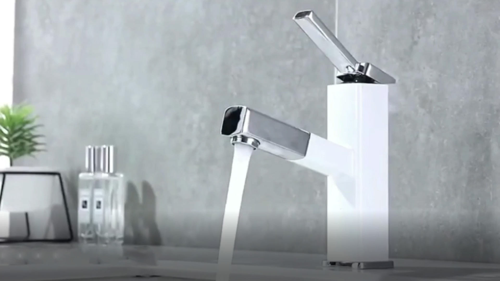 KAIYING 1080° Drehbare Waschtischarmatur - Höhenverstellbar Mit Temperaturanzeige (batterielos) - Chrom