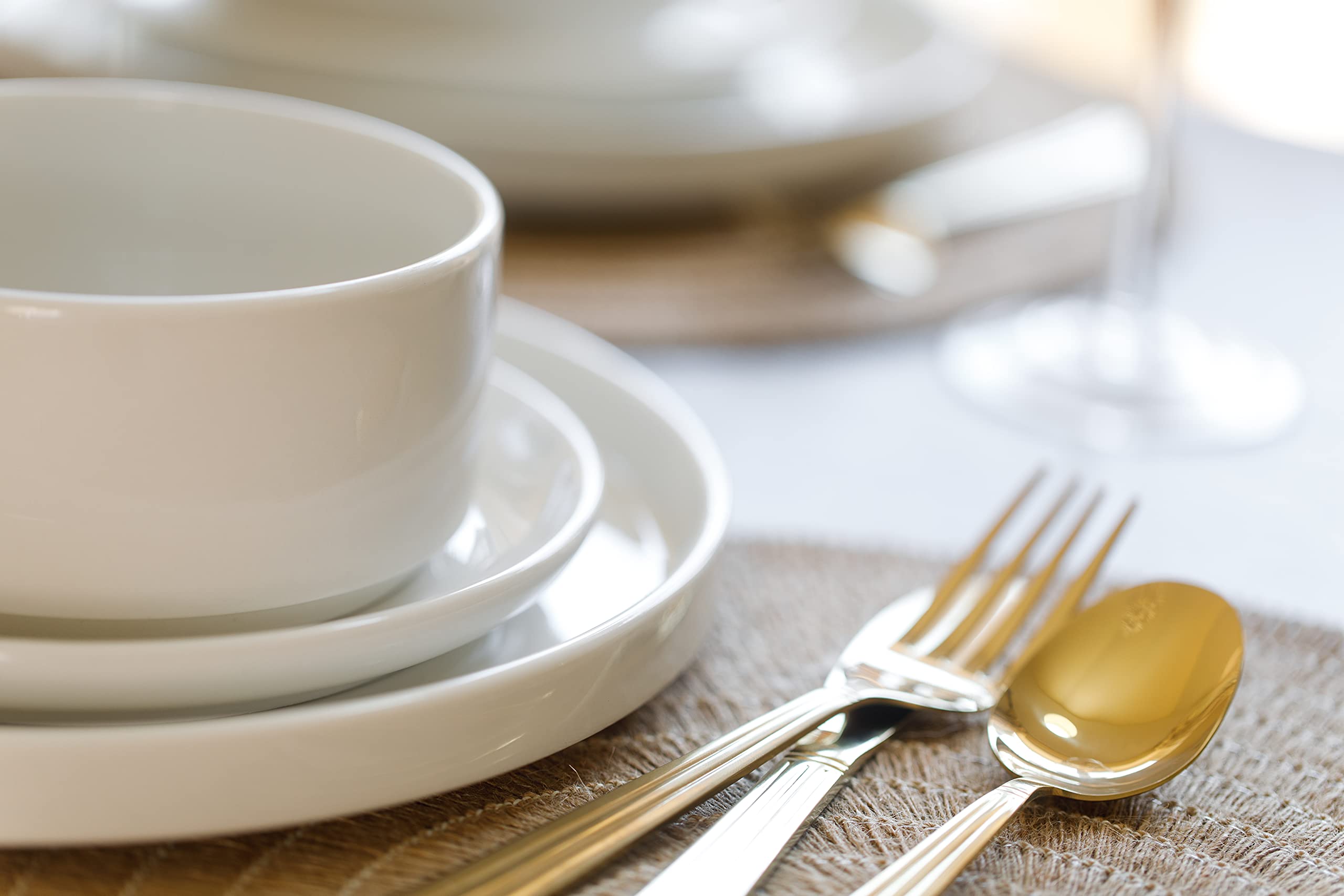 Mikasa Juego de Vajilla Camberlie, Platos y Tazones de Estilo Escandinavo de Porcelana Blanca, 12 piezas