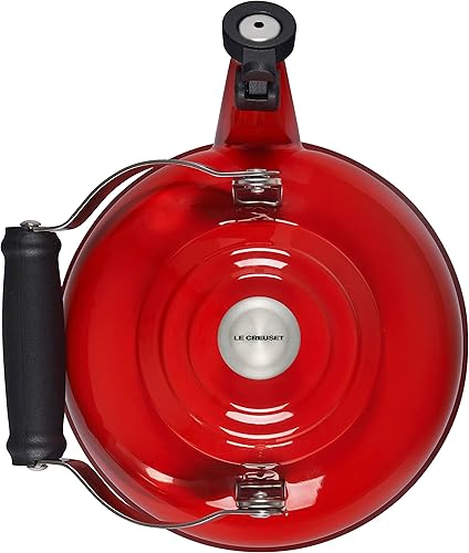 Miniatura 3 de Le Creuset Hervidor de té silbante esmaltado en acero con acabados metálicos, 1.7 cuartos de galón., Cerise