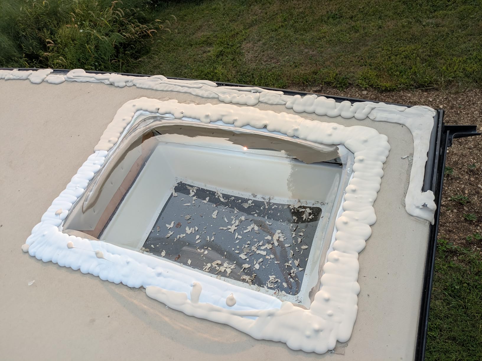 SCT RV Skylight Bundle - Clear Outer Dome 14" x 22", Flange 17" x 25" and Inner Dome with Window 14" x 22" + Dicor 501LSW-1 Lap Sealant