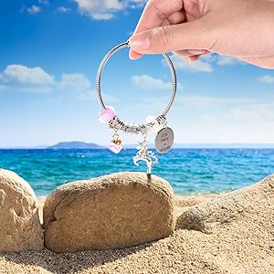 COO&KOO Charm Bracelet Making Kit, A Unicorn Girls Toy That Inspires Creativity and Imagination, Crafts for Girls Ages 8-12 with Jewelry Making Kit Perfect Gifts for 6 7 8 9 10 Girl Self-Expression!